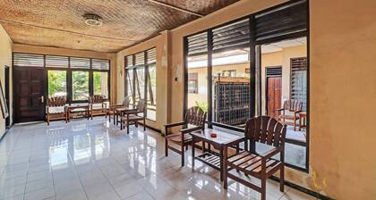 SPOT ON 92028 Hotel Surya Near Pelabuhan Gilimanuk