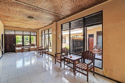 SPOT ON 92028 Hotel Surya Near Pelabuhan Gilimanuk