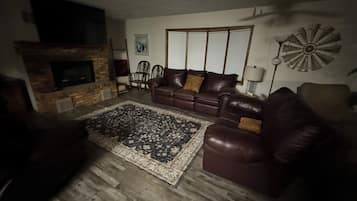 Flat-screen TV, fireplace