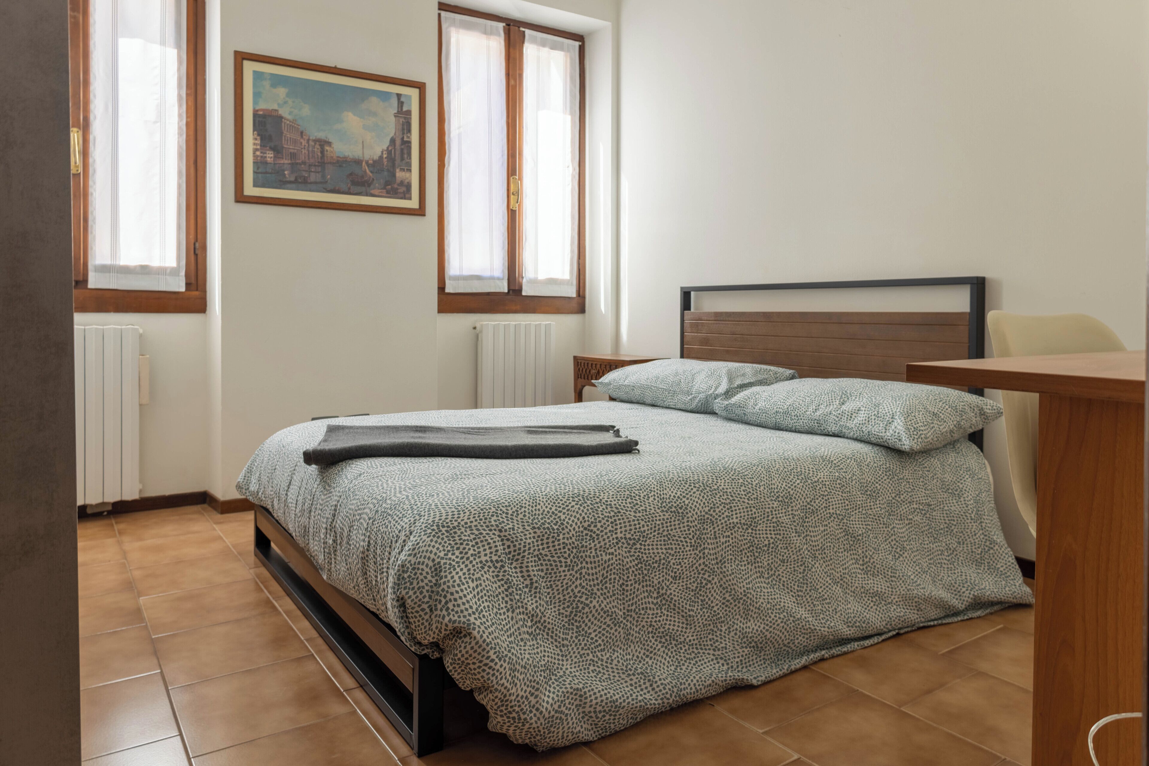 2 camere, ferro/asse da stiro, Wi-Fi gratuito, lenzuola