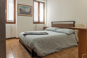 2 quartos, ferros/tábuas de passar roupa, Wi-Fi de cortesia