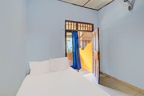 Double Room | Free WiFi, bed sheets - Hotel O Pondok Ai (Negara)