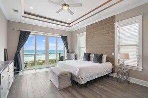 5 bedrooms, iron/ironing board, free WiFi, bed sheets - Here At Last (Navarre Beach)