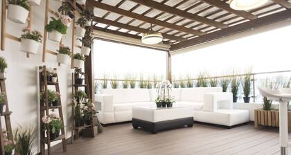 8BR Penthouse • Jacuzzi, Pool Table & Terrace