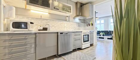 Fridge, microwave, oven, stovetop