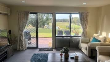 Smart TV, computer monitors