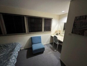 2 bedrooms, desk, iron/ironing board, free WiFi - Luxury Golf Course Townhouse, direct golf course frontage-FREE NIGHTS (Salamander Bay)