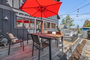 Outdoor dining - 4BDR Downtown Home- Hot Tub & Walk to Chairlifts! (Park City)