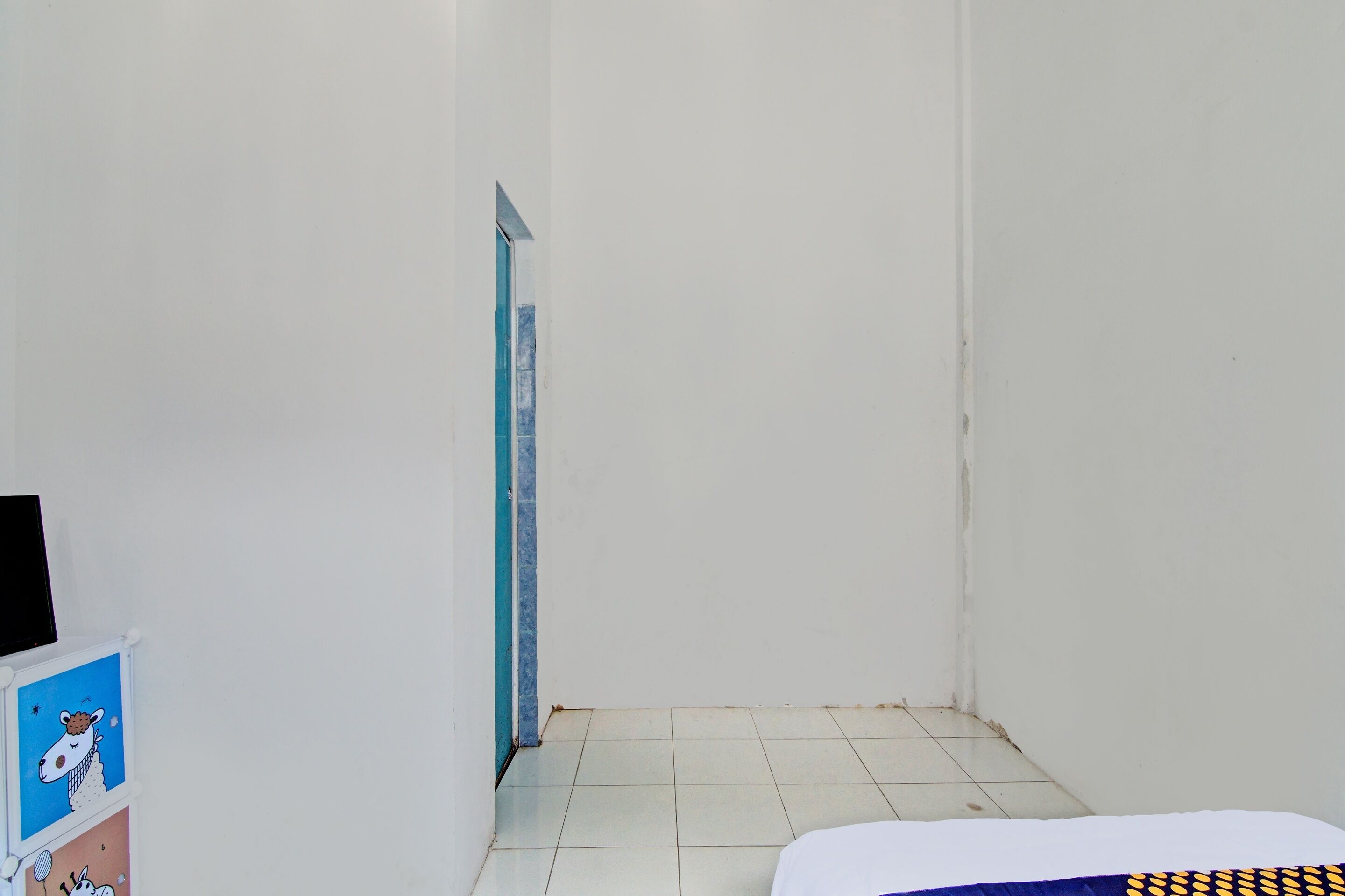 economy single room | bed sheets