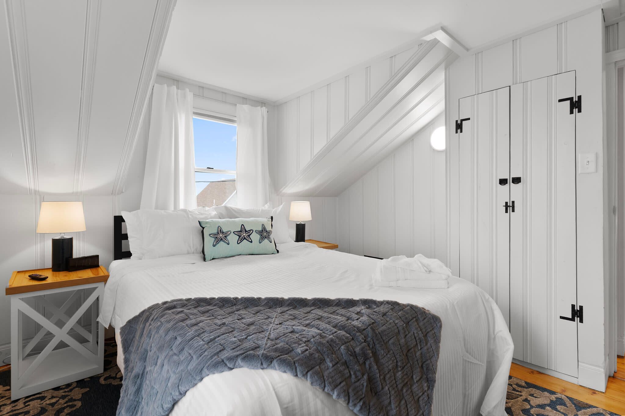 4 Schlafzimmer, Schreibtisch, Bügeleisen/Bügelbrett, WLAN