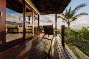 Terrace/patio - Modern Spacious Villa with Ocean View, Uluwatu (Kuta Selatan)