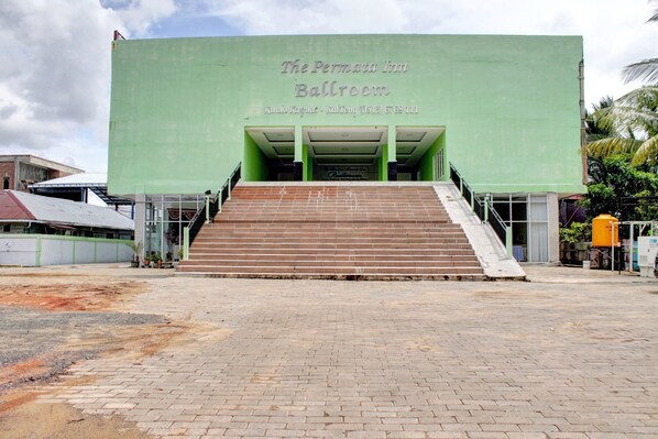 Front of property - Hotel O Permata Inn (Kualakapuas)