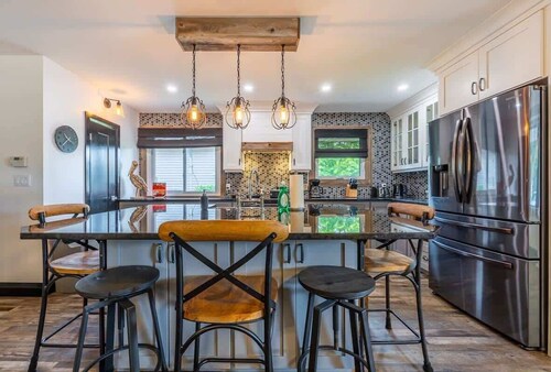 Stunning 4BD Home Near Sunset Beach - Patio - BBQ