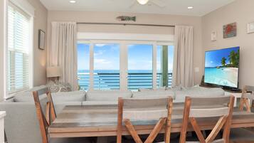 House, Multiple Beds (The Great White 1) | Interior