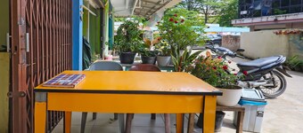 Hotel O Penginapan LorraNearPasar Oleh Oleh