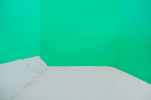 واي فاي مجانًا وملاءات أسرّة