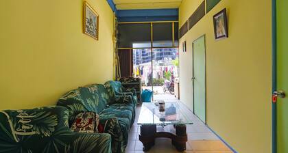 Hotel O Penginapan LorraNearPasar Oleh Oleh