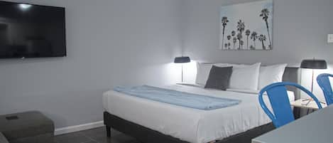 16 bedrooms, desk, iron/ironing board, Internet