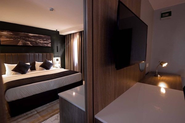 Egyptian cotton sheets, premium bedding, memory-foam beds, in-room safe