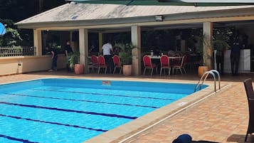 Poolside bar