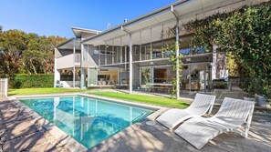 Pool - 25 Whitehaven Parade (Yaroomba)