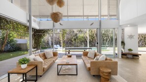 Interior - 25 Whitehaven Parade (Yaroomba)