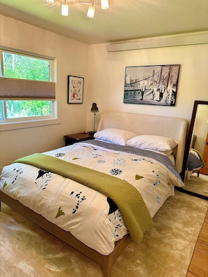 3 bedrooms, iron/ironing board, travel crib, free WiFi