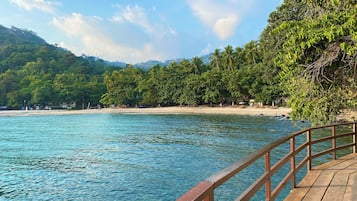 Private beach, sun-loungers, beach volleyball