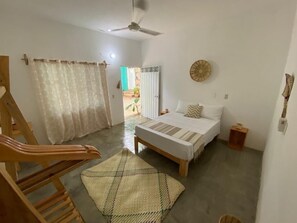 Basic Room, 1 Queen Bed | Iron/ironing board, free WiFi, bed sheets - Flow de Lupe (Puerto Escondido)