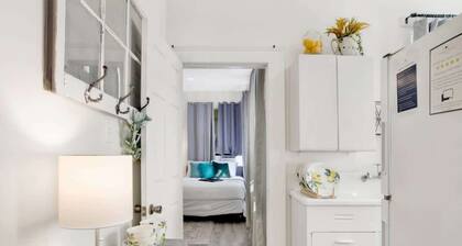 Charming Midtown Apt - Hannon Hideaway Unit A