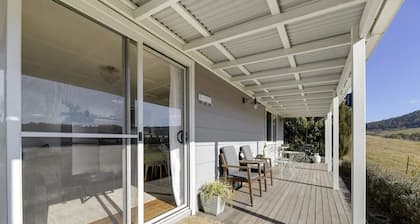 Towac Cabin 1- Scenic Escape, Picturesque Views