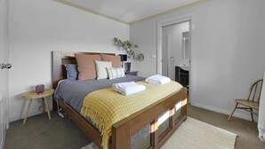 1 chambre, fer et planche à repasser, draps fournis
