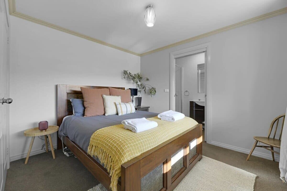 1 Schlafzimmer, Bügeleisen/Bügelbrett, Bettwäsche