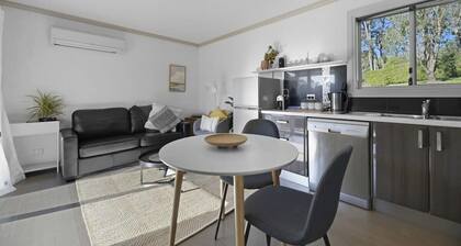 Towac Cabin 2- Modern Escape, Incredible Views