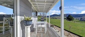 Towac Cabin 3- Hamptons Luxury, Breathtaking Views