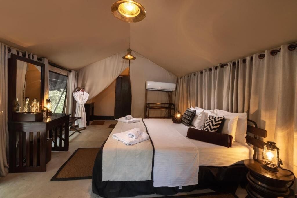 Tält Deluxe | Strykjärn/strykbräda, gratis wi-fi och sängkläder