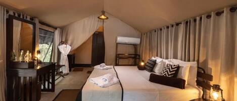 Deluxe tent | 1 slaapkamer, een strijkplank/strijkijzer, gratis wifi, beddengoed