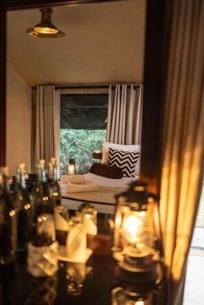 Deluxe Tent | 1 bilik tidur, seterika/papan seterika, Wi-fi percuma, cadar katil