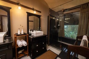 Suite Tent | Bathroom | Shower, hydromassage showerhead, bathrobes, towels - Leopard Trails Wilpattu (Pahala Maragahawewa)