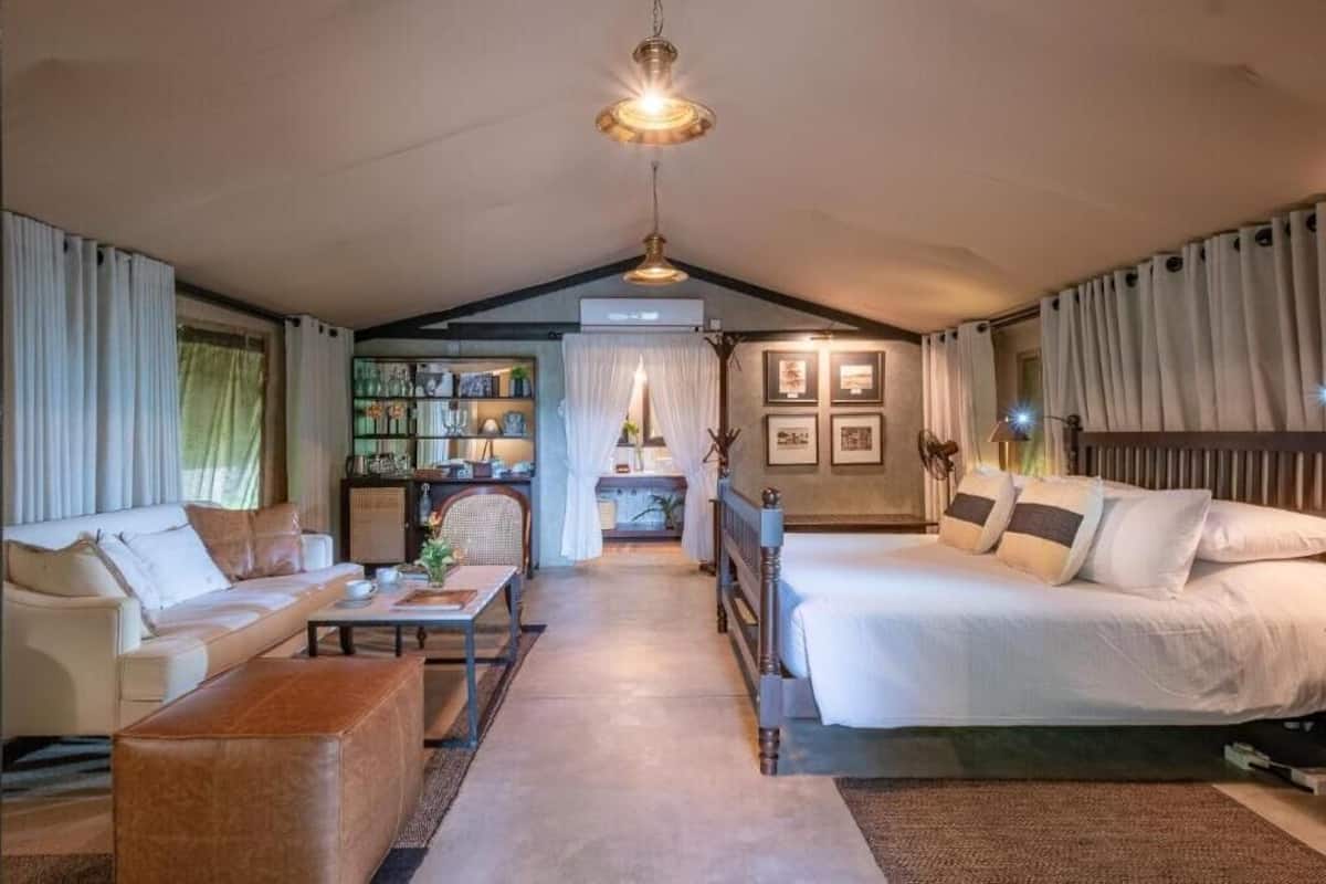 Suite Tent | 1 bedroom, iron/ironing board, free WiFi, bed sheets