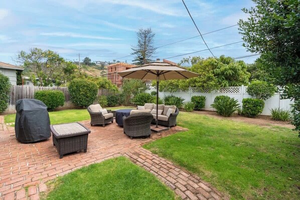 Terrace/patio - Timeless La Jolla Getaway — Steps from Windansea (San Diego)