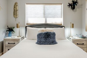 4 makuuhuonetta, silitysrauta/-lauta, vauvan matkasänky, Wi-Fi