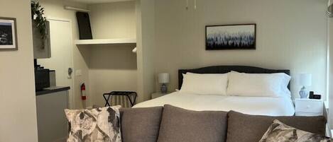 1 slaapkamer, een strijkplank/strijkijzer, gratis wifi