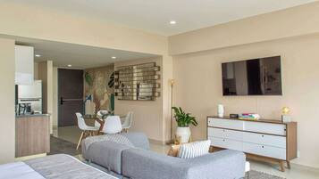 1 bedroom, desk, free WiFi, bed sheets