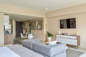 1 bedroom, in-room safe, desk, iron/ironing board