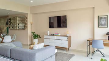 Smart TV, stereo, offices