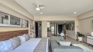 1 bedroom, desk, free WiFi, bed sheets