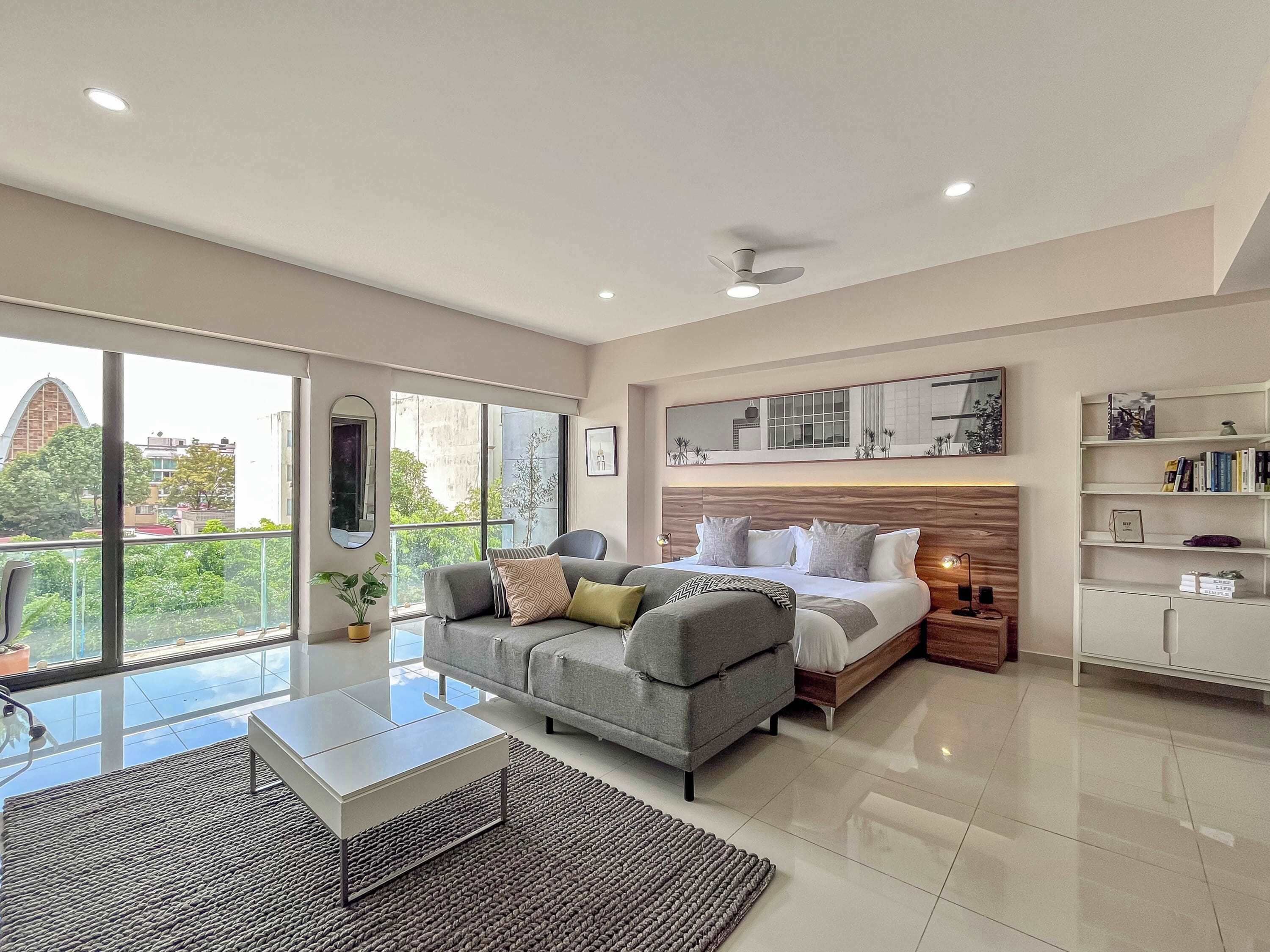 スマートテレビ、ステレオ、書斎 / ワークスペース