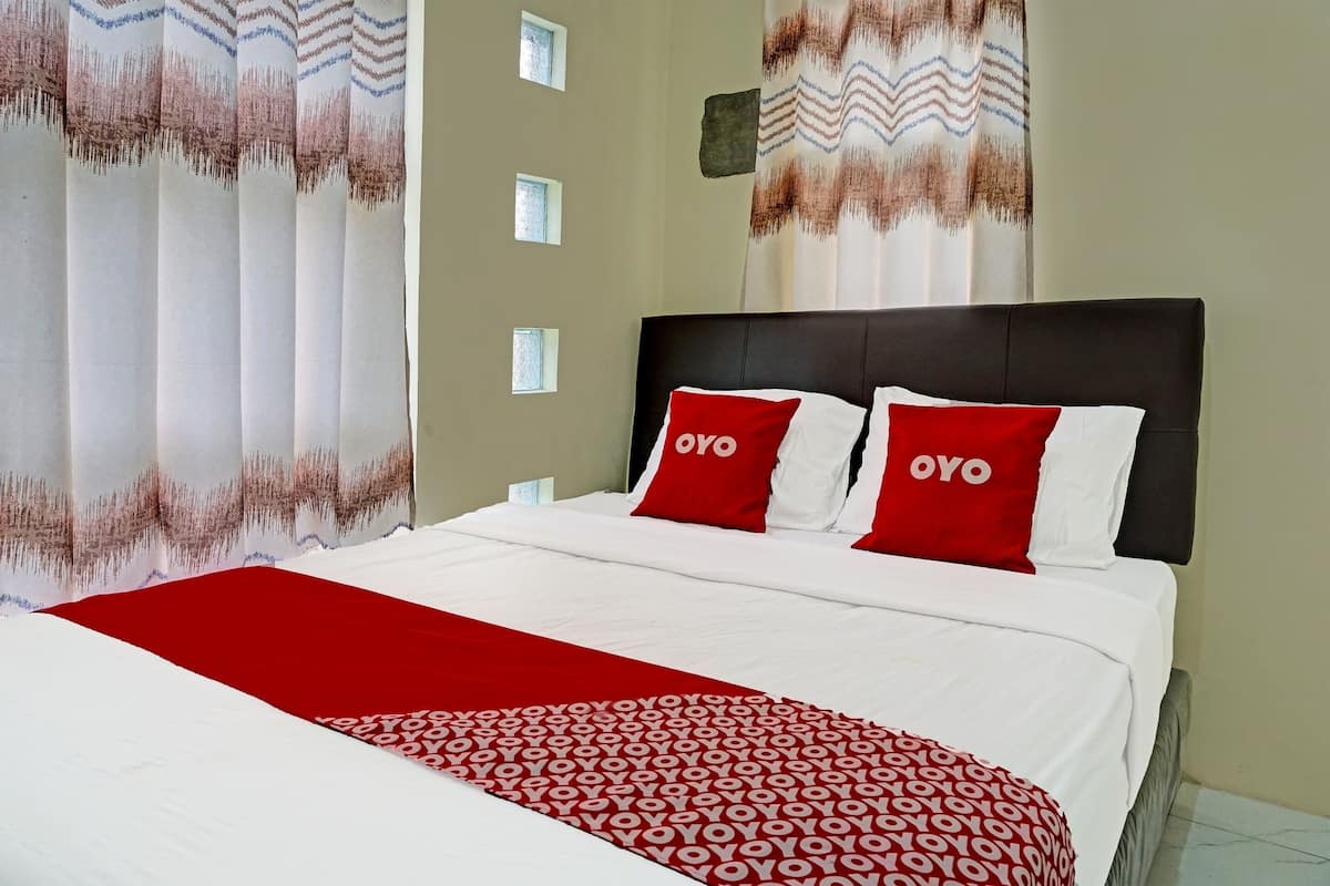 Habitación doble Deluxe | Espacio para trabajar con laptop, wifi gratis y ropa de cama