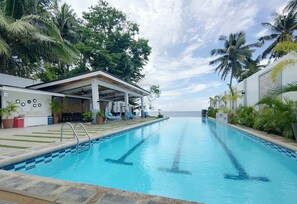 Outdoor pool - Sea Horizon Resort (Zamboanguita)